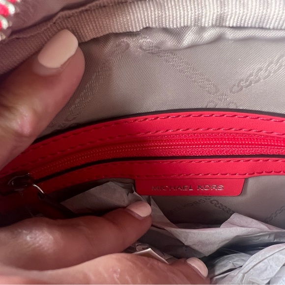 NWT-Michael Kors Jet set with tassel and silver hardware - Picture 6 of 7